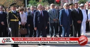 Antalya’da 29 Ekim Cumhuriyet Bayramı kutlamaları düzenlenen çelenk sunma töreni