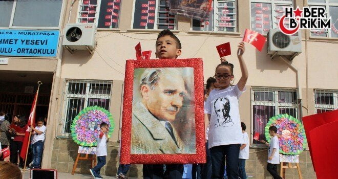 Antalya Ahmet Yesevi İlkokulu 3-B sınıfı öğrencileri tarafından hazırlanan gösteri