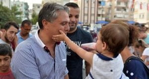 Muratpaşa Belediye Başkanı Ümit Uysal, Sedir Mahallesi’nde düzenlenen Hak Günü’nde