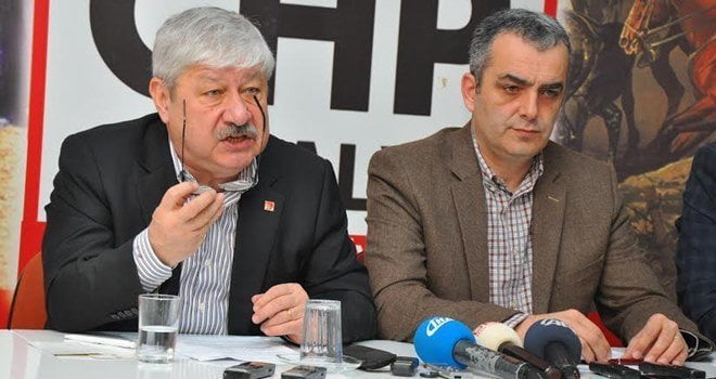 CHP’li Semih Esen, Antalya Büyükşehir Belediye Başkanı Menderes Türel’in iki
