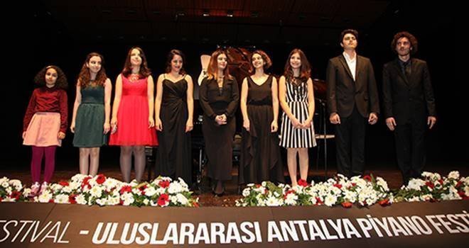 16. Antalya Uluslararası Piyano Festivali’nde, bir çok Türk piyanistin hocası