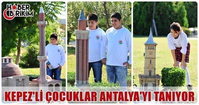 Eğlenceli gezi turu Geziler, Kepez Belediyesi hizmet binasında başlıyor. Burada