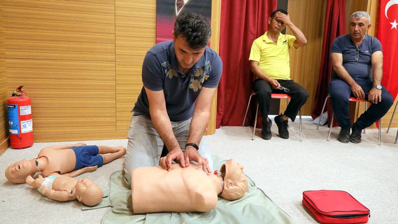 Manavgat Belediyesi çalışanları, acil durumlarda anında müdahale edebilmek amacıyla ilk