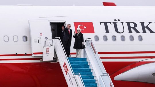 Cumhurbaşkanı Recep Tayyip Erdoğan, Özbekistan’ın başkenti Taşkent’te gerçekleştirilen Ekonomik İşbirliği